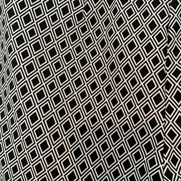 Chico’s Perfect Stretch Fab Slim Ankle Pants Black - Picture 4 of 10